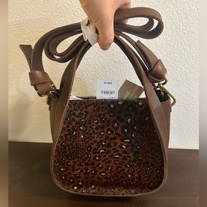 Madewell
Leather crossbody bag